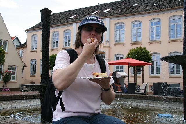 79 Betty und der Kirschkuchen.jpg